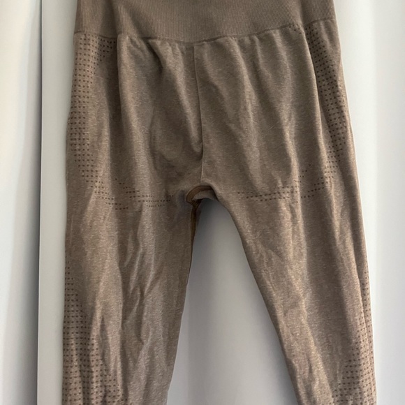 GymShark Beige Whitney Simmons Leggings - Picture 4 of 5